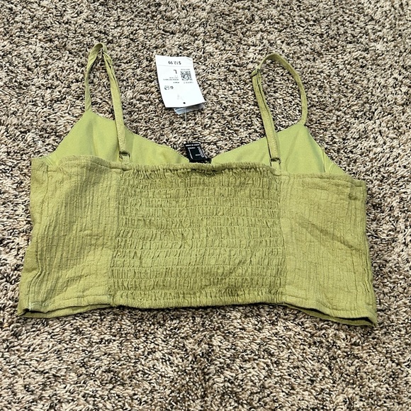 Green Cropped Tank Top - Picture 2 of 2